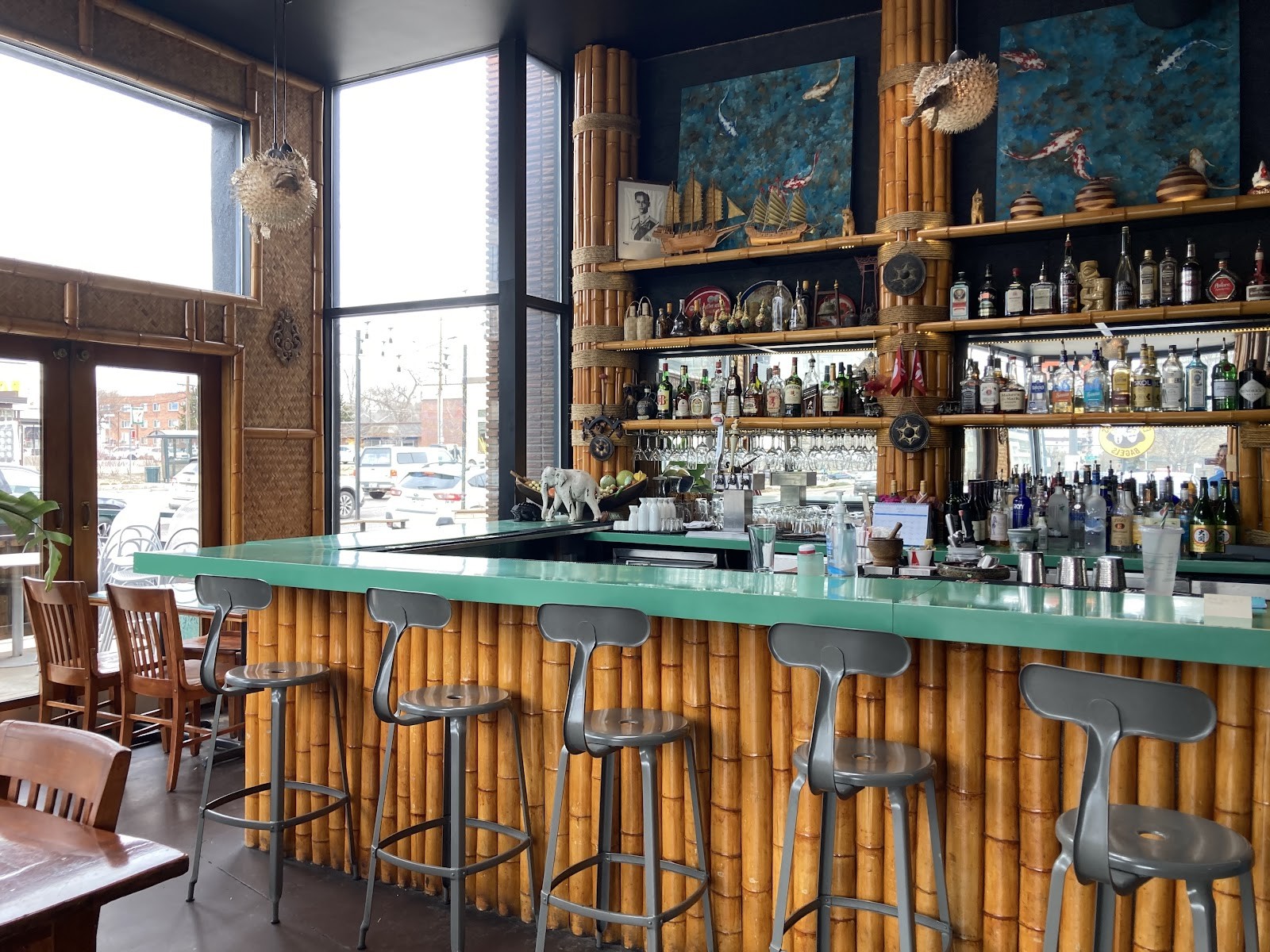 Swing Thai: the place