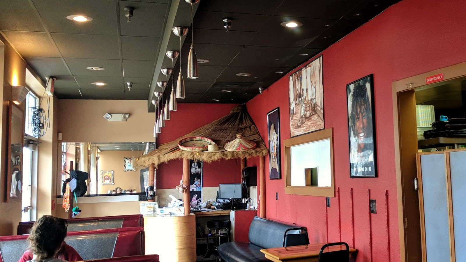 Enat Kitchen Restaurant: the place