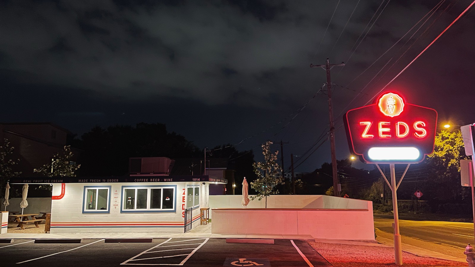 Zeds Real Fruit Ice Cream: the place