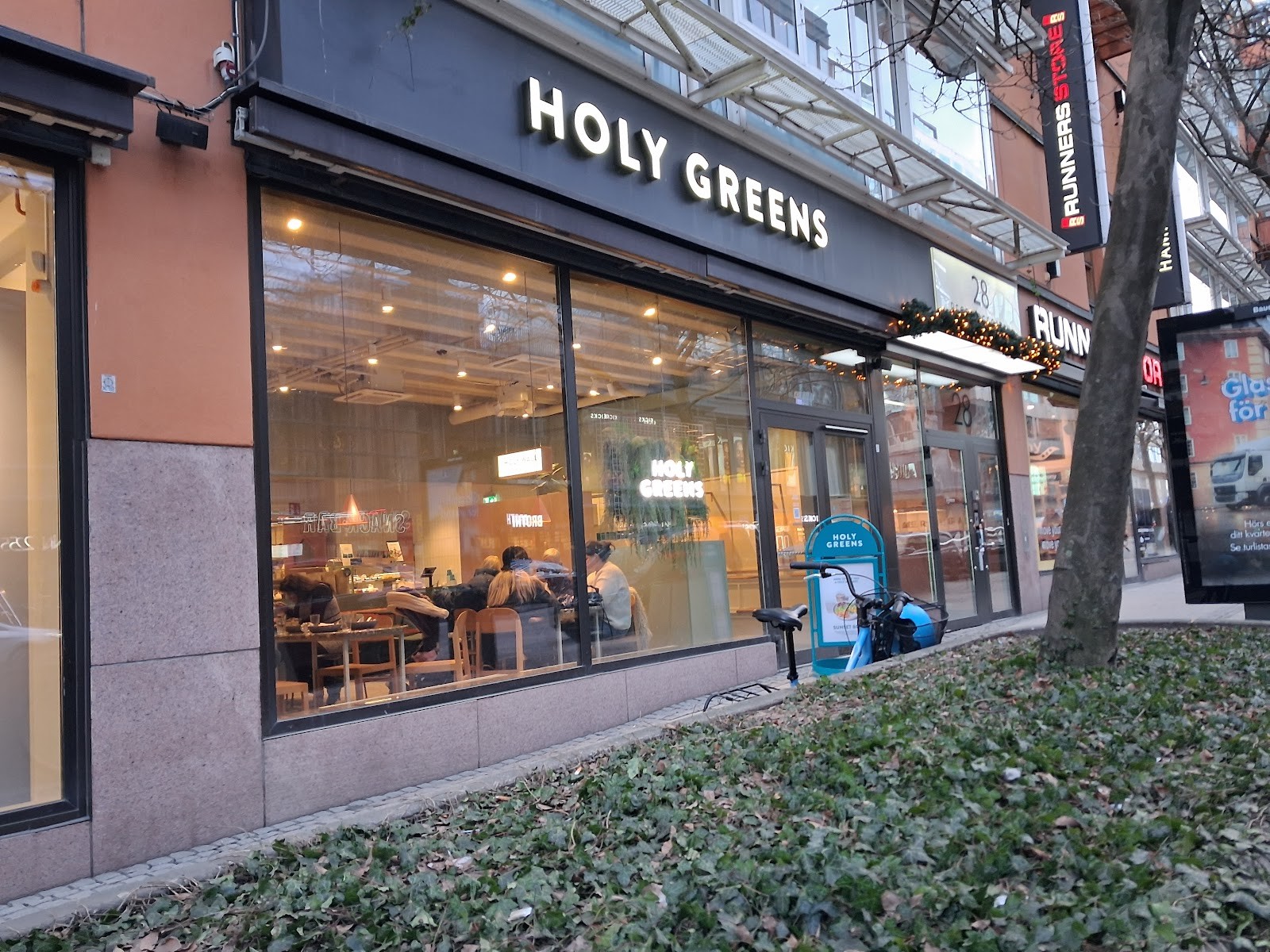 Holy Greens: the place