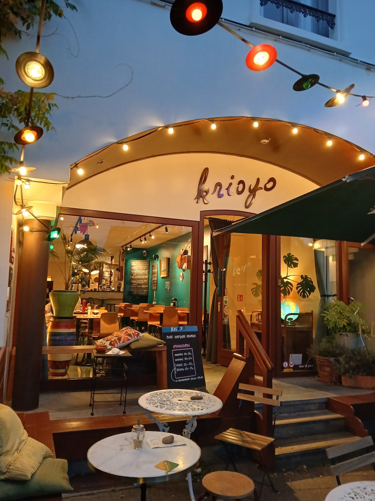 KRIOYO open DI - WO - DO - VR - ZA vanaf 16u30 🥂🍸🍖🍒🎂: the place