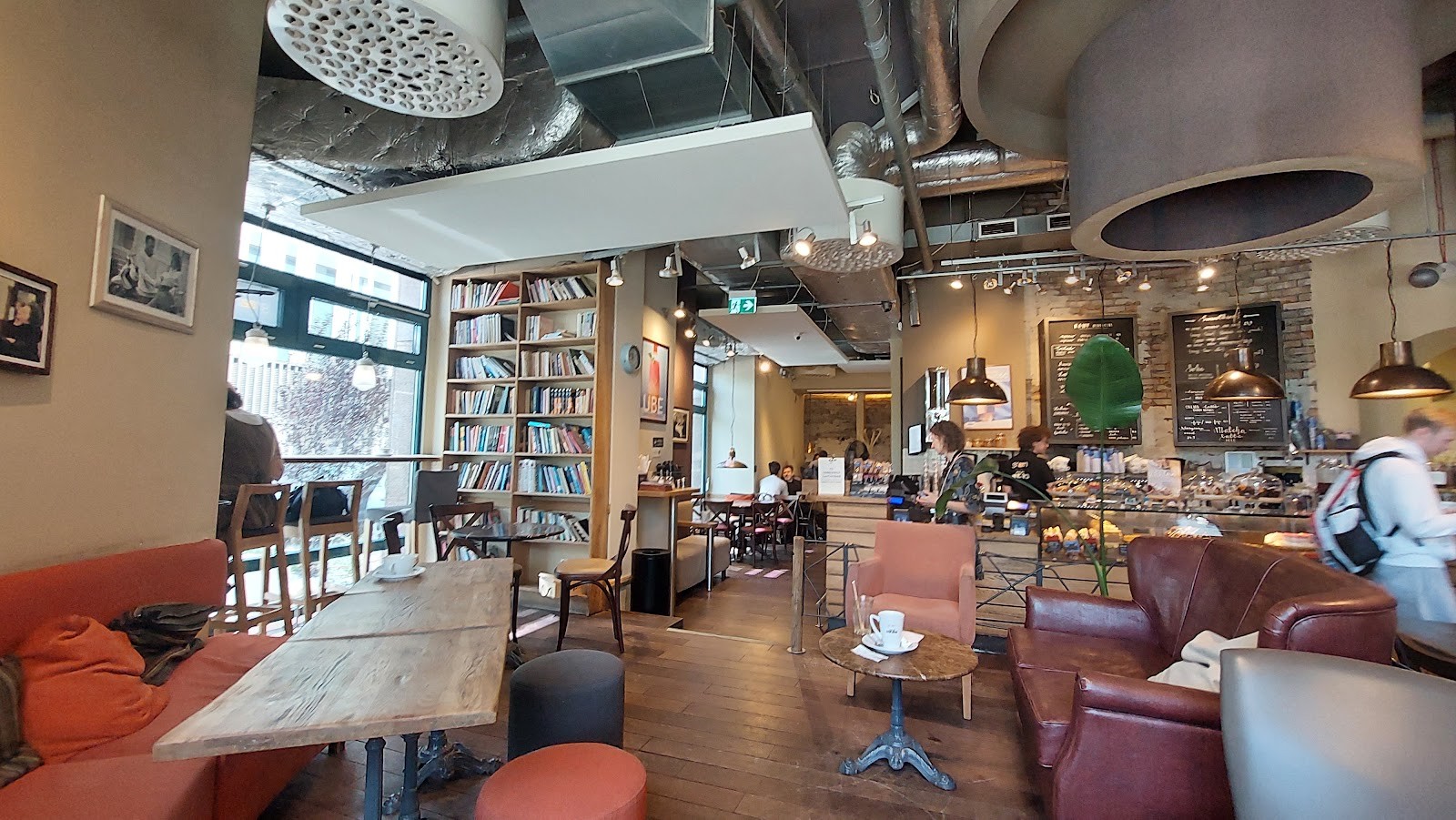 Green Caffè Nero: the place