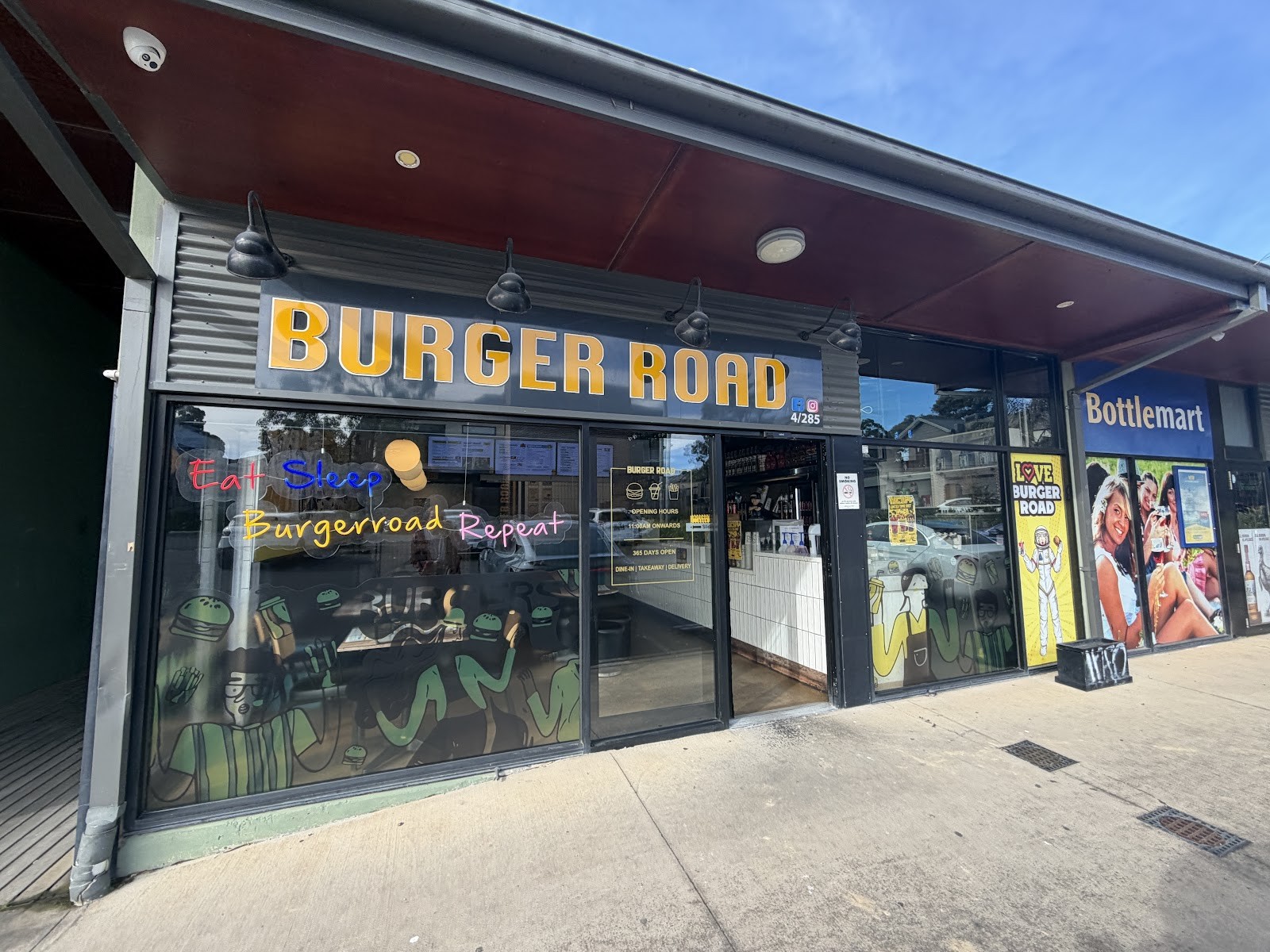 Burger Road: the place