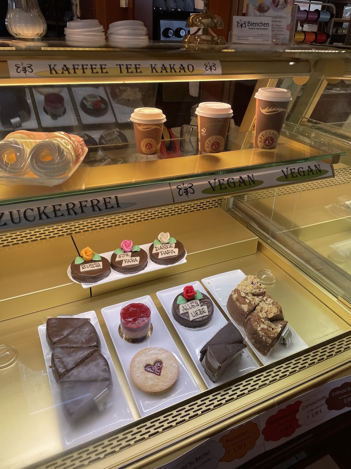 Eis & Café Konditorei Bienchen: the place