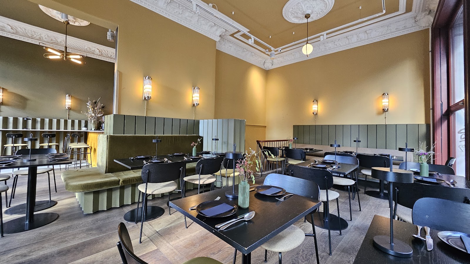 memán restaurant: the place