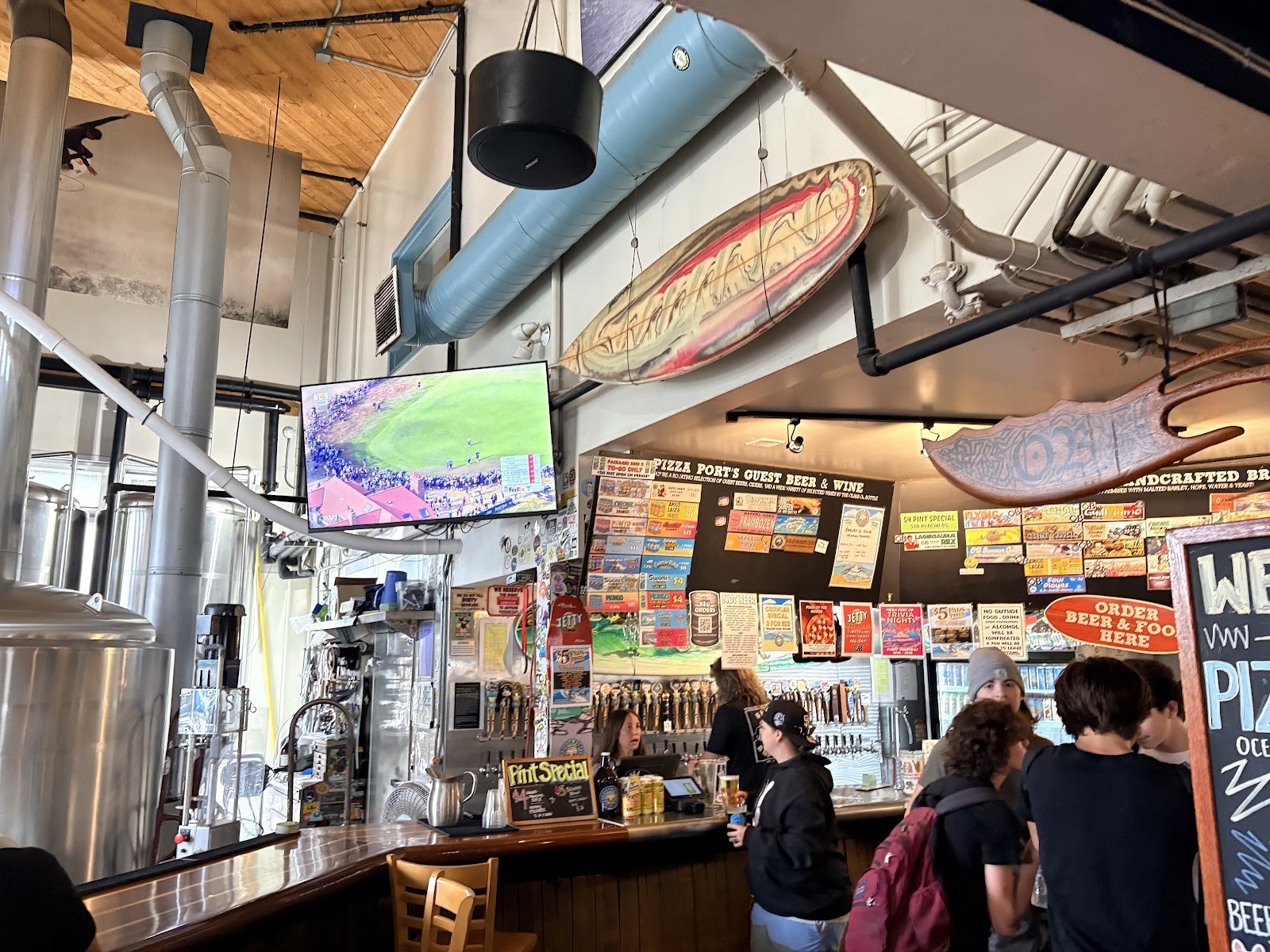 Pizza Port Ocean Beach: the place