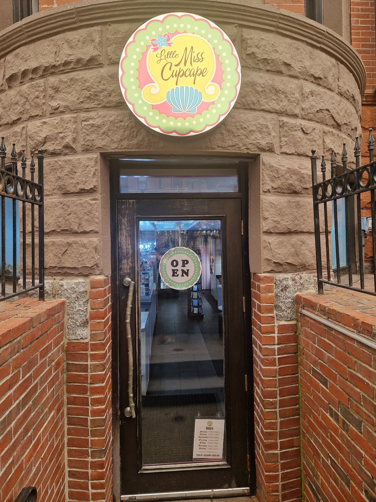 Little Miss Cupcape: the place