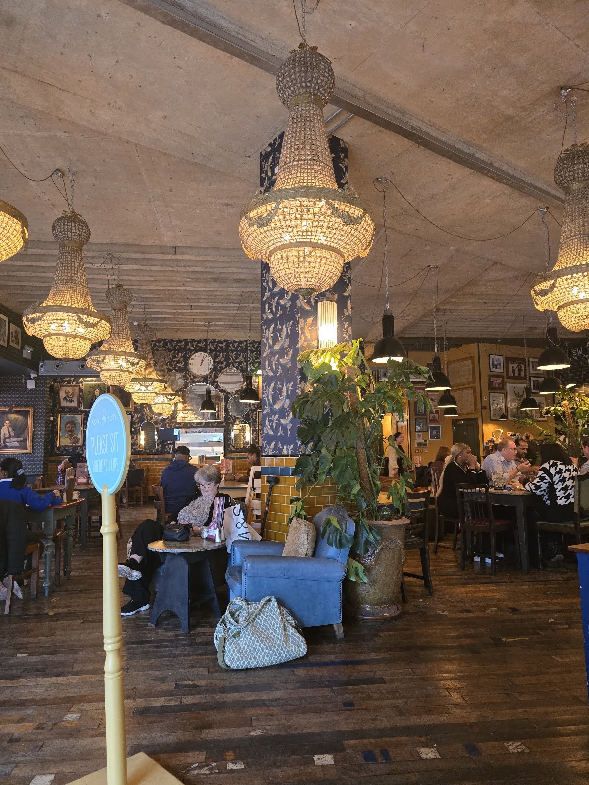 Morello Lounge: the place