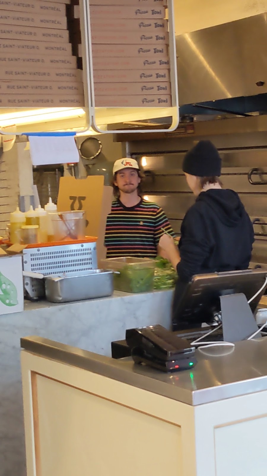 Pizza Toni - Saint Viateur: the place