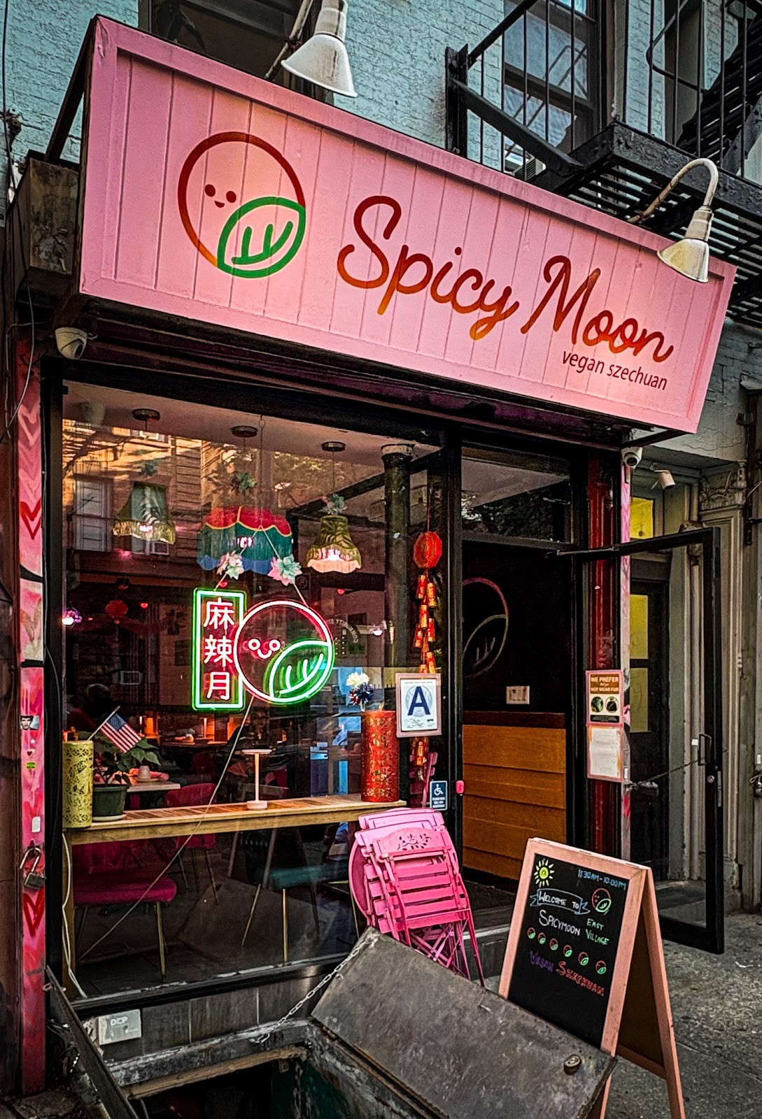 Spicy Moon East Village: the place