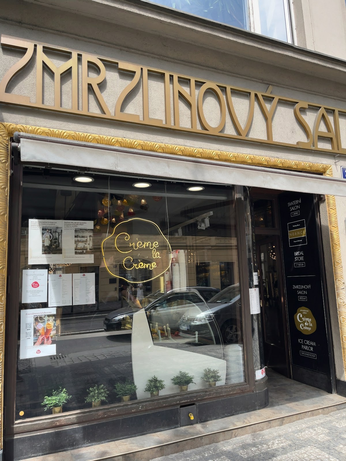 Crème de la Crème - zmrzlinový salon: the place