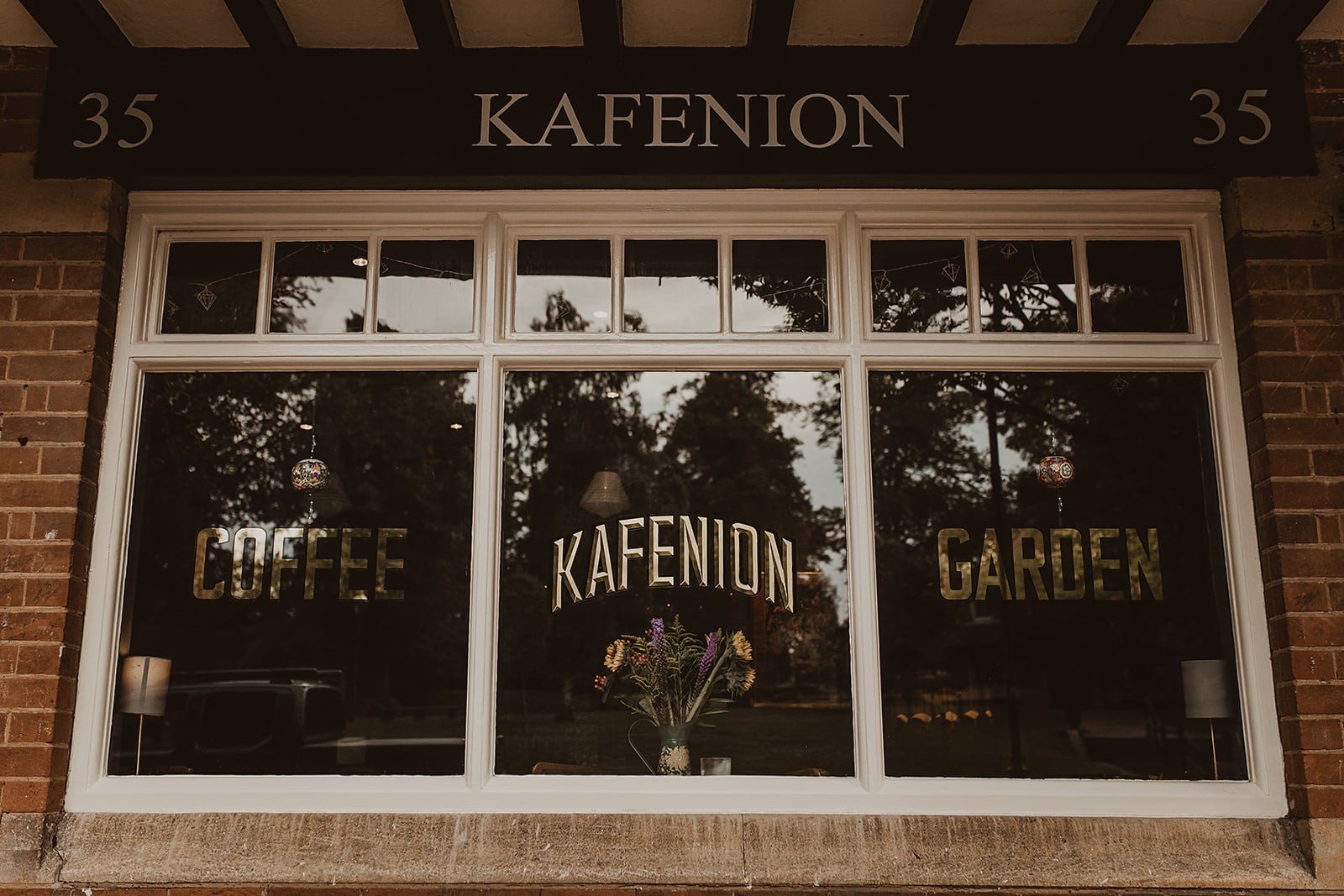 Kafenion: the place