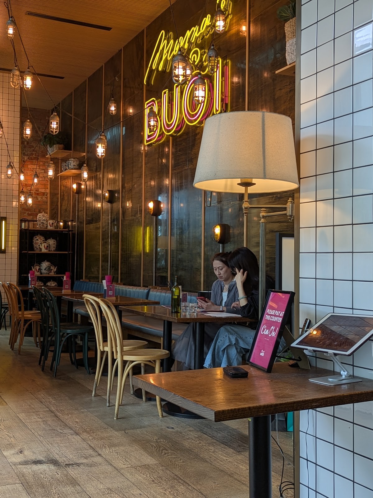 Mama's Buoi Chadstone: the place