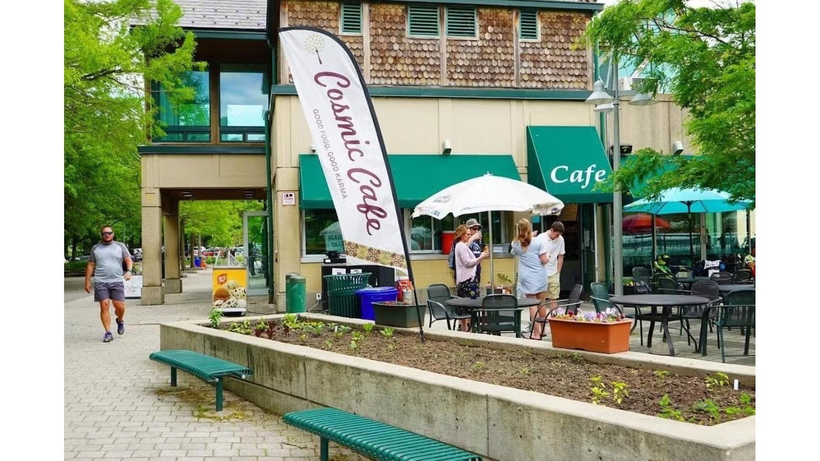 Cosmic Café and Ciderhouse: the place
