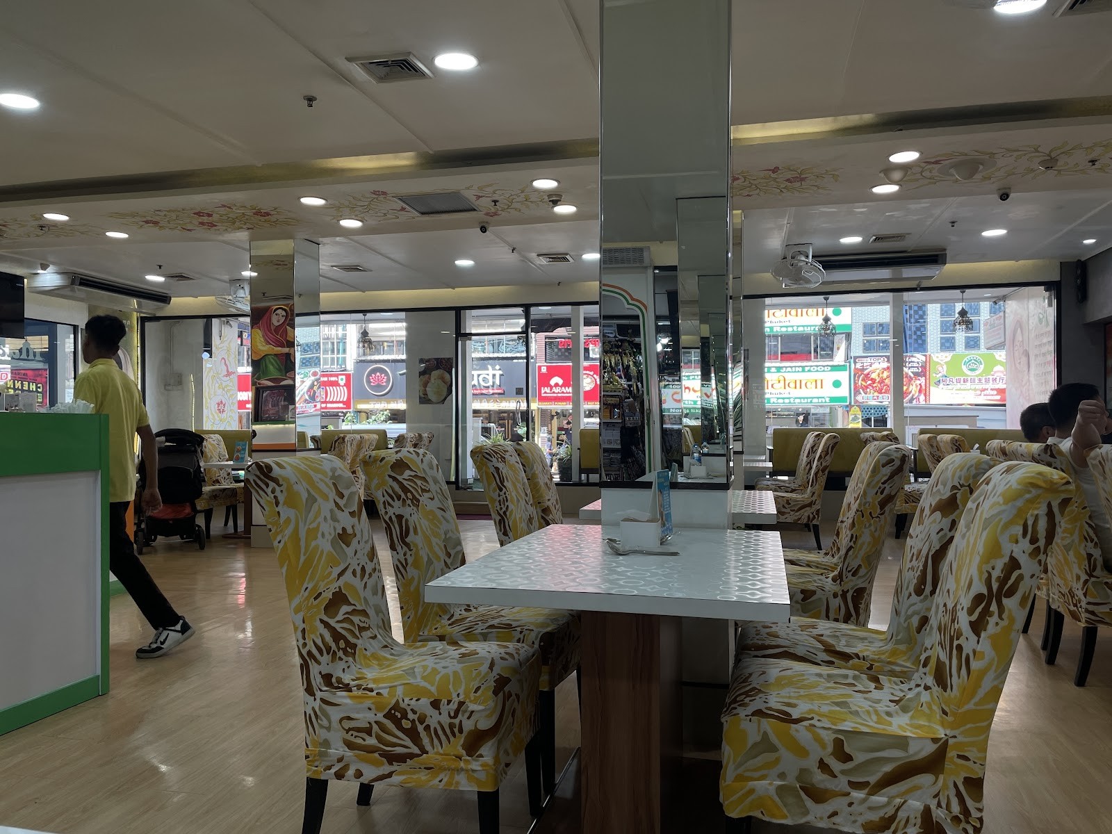 Maa Pure Vegetarian Indian Restaurant: the place