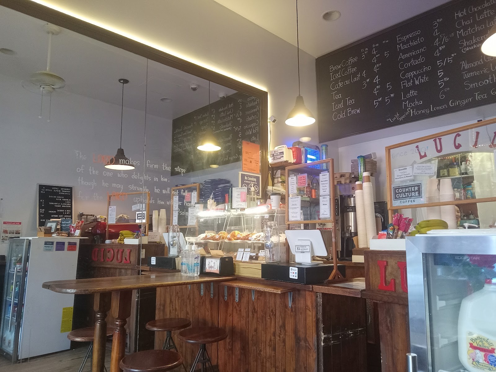 Lucid Cafe: the place