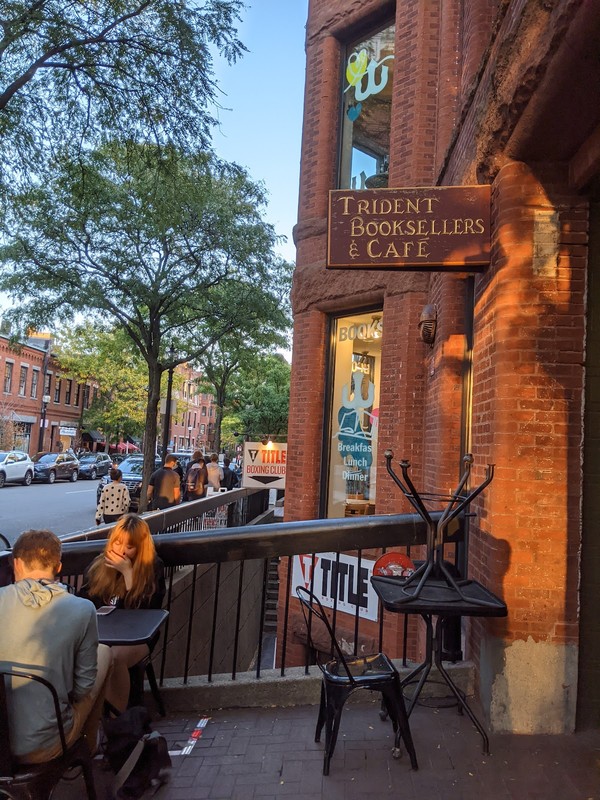 Trident Booksellers & Cafe: photo