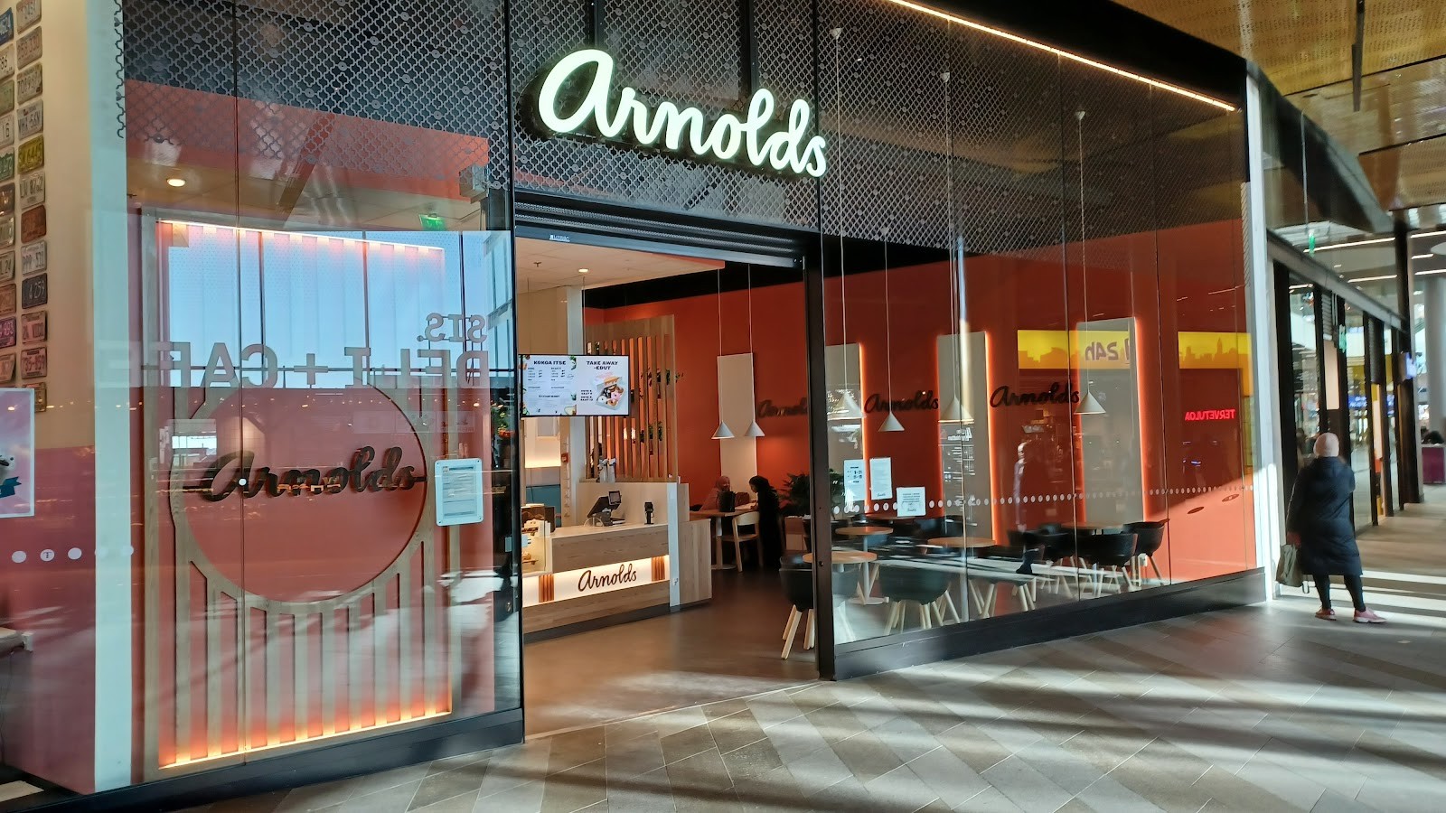 Arnolds: the place