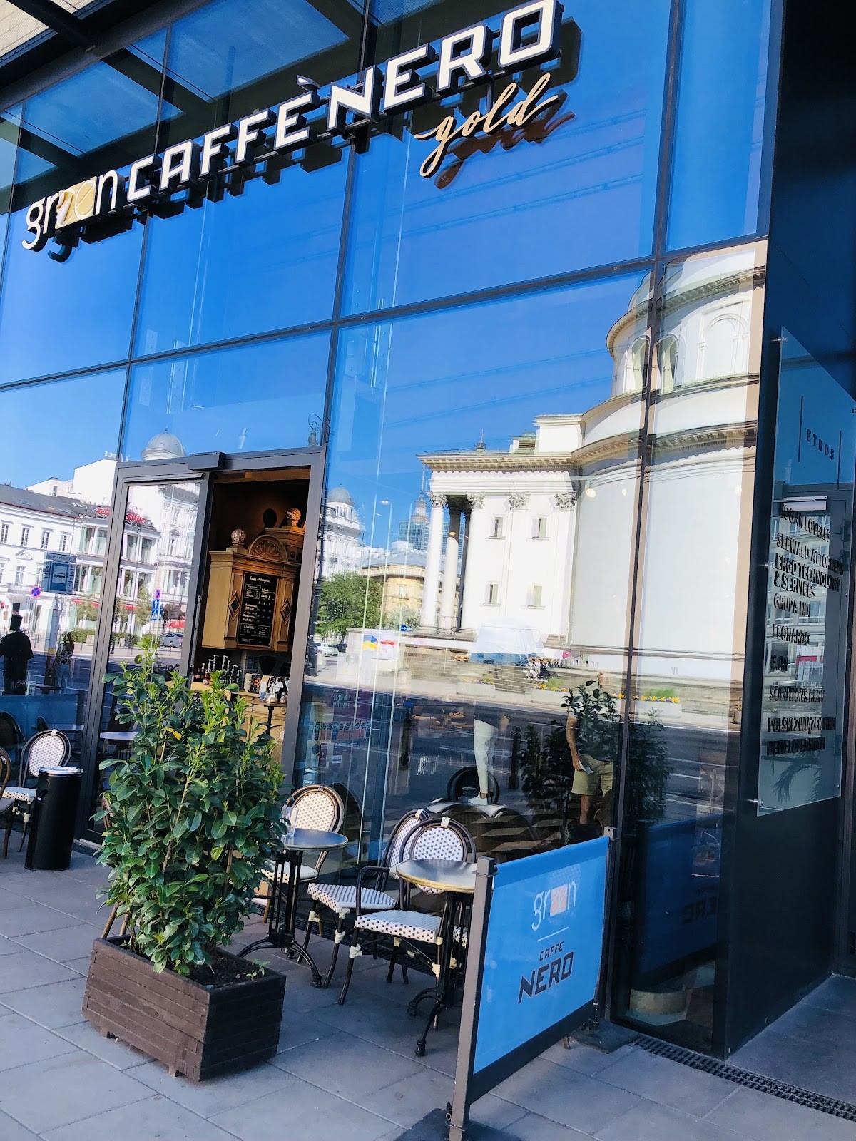 Green Caffè Nero: the place