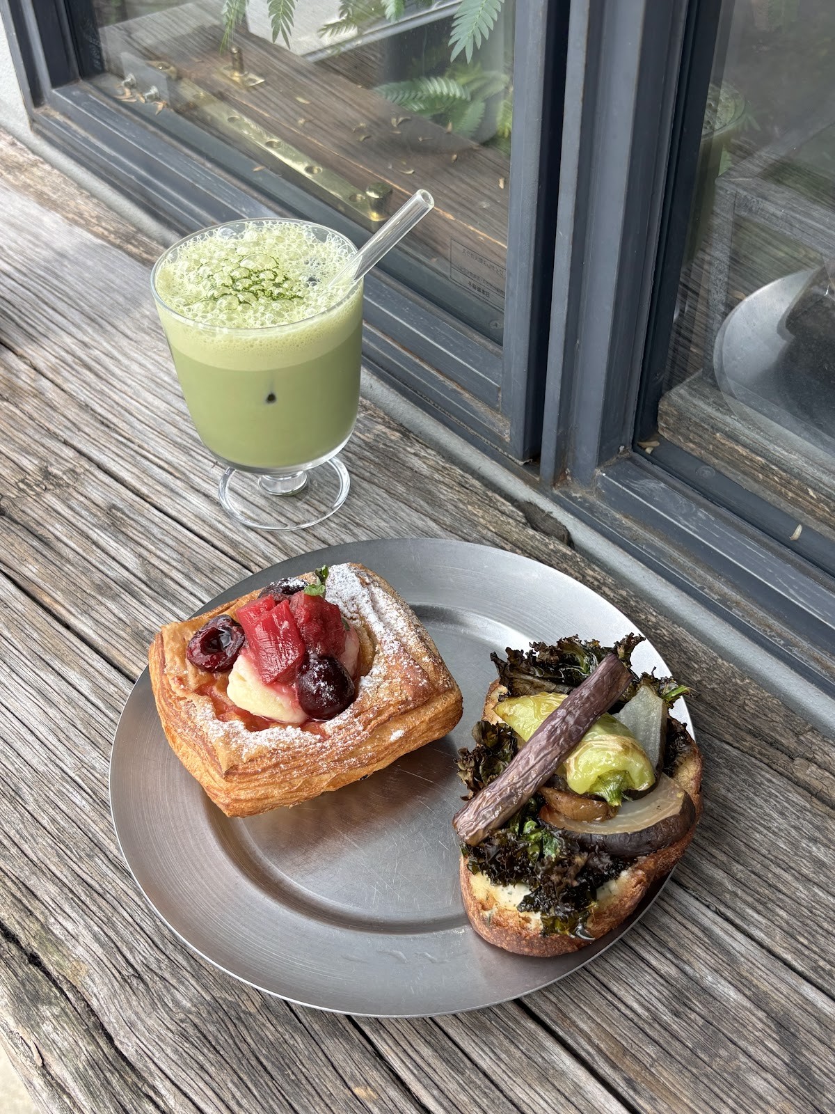 UNIVERSAL BAKES and CAFE: food & drinks