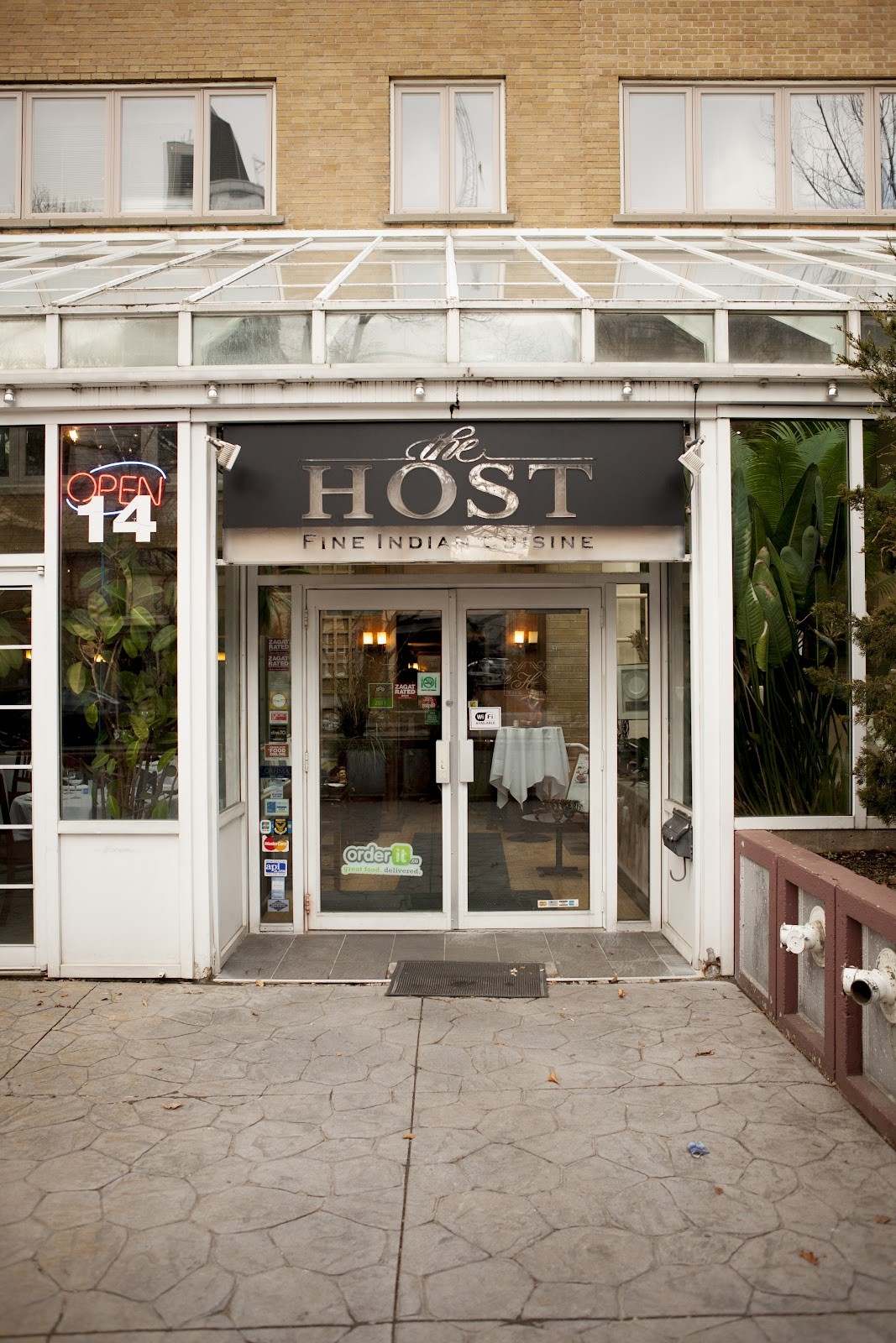 The Host Fine Indian Cuisine (Toronto): the place
