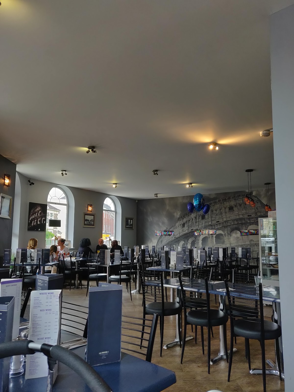La Piazza 1: the place