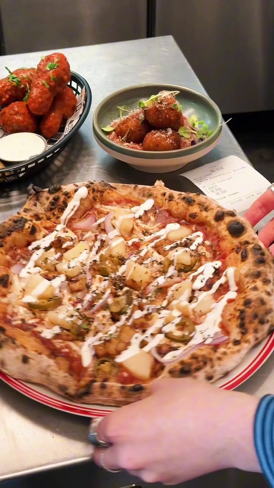 Red Sparrow Pizza: food & drinks