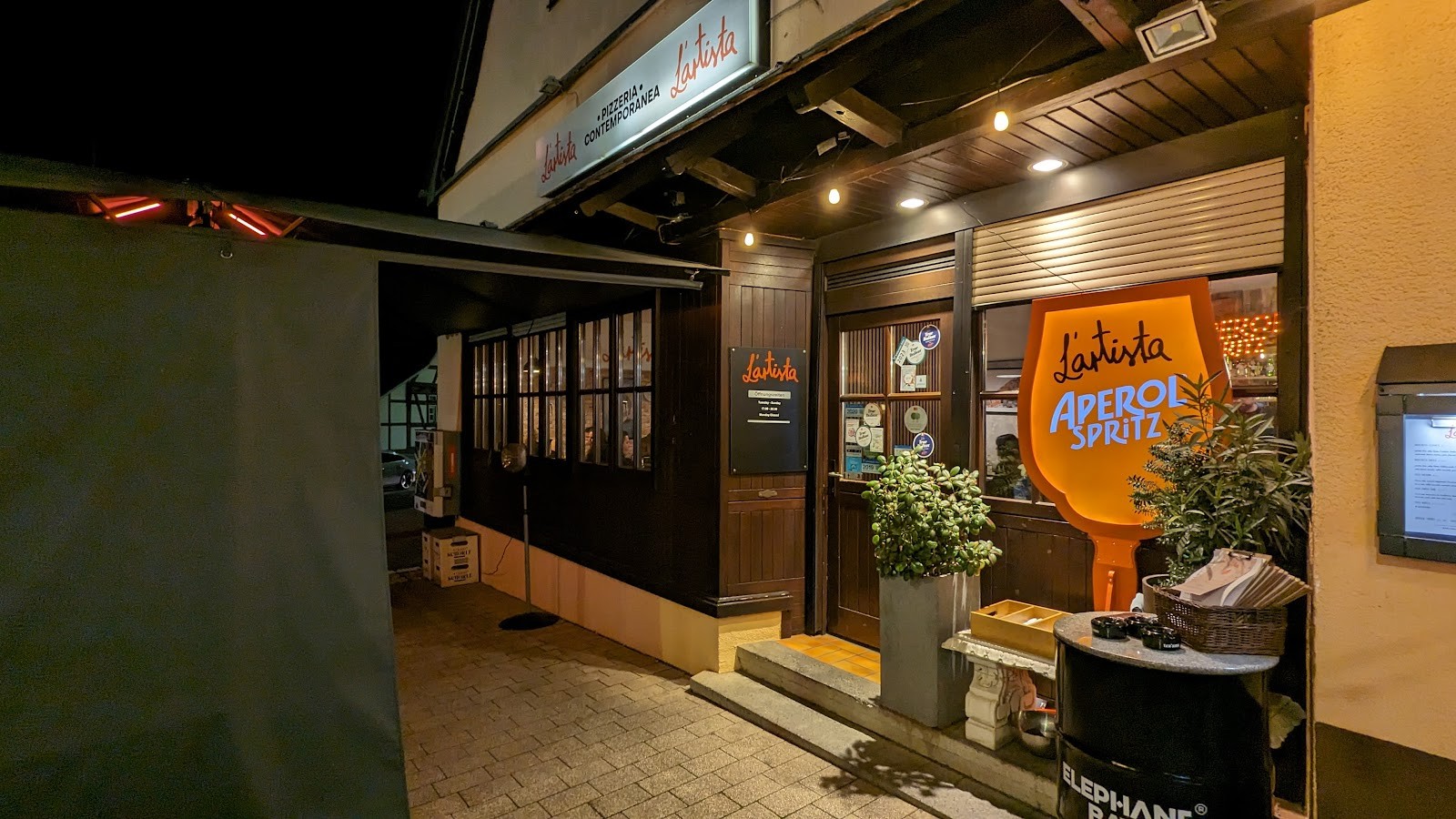 L’ Artista | neapolitan pizza | Plieningen: the place