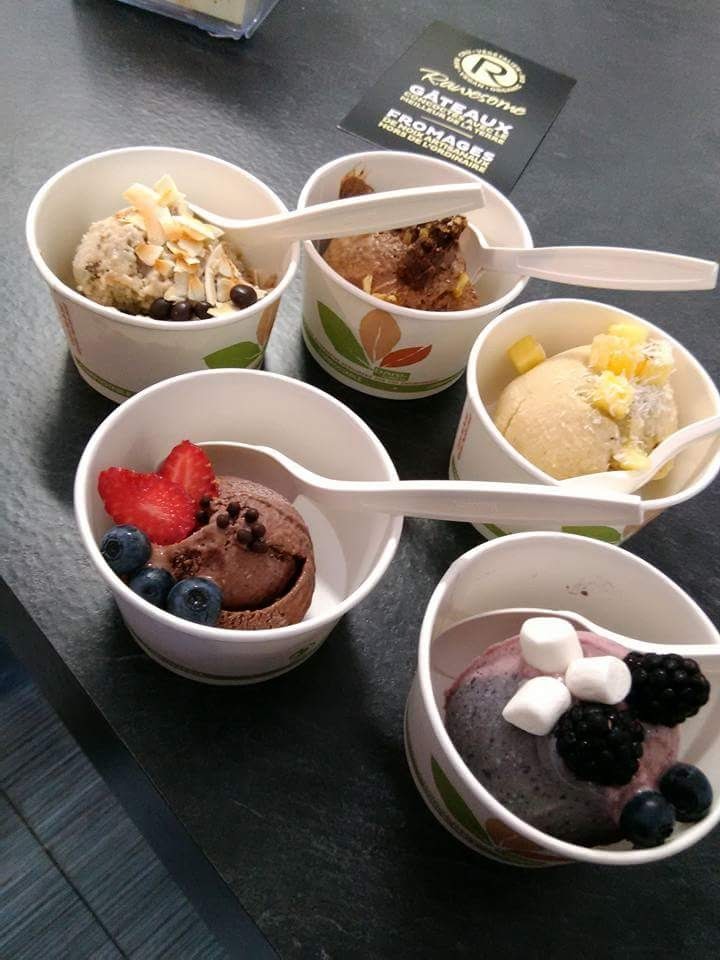 Rawesome Cafe: food & drinks