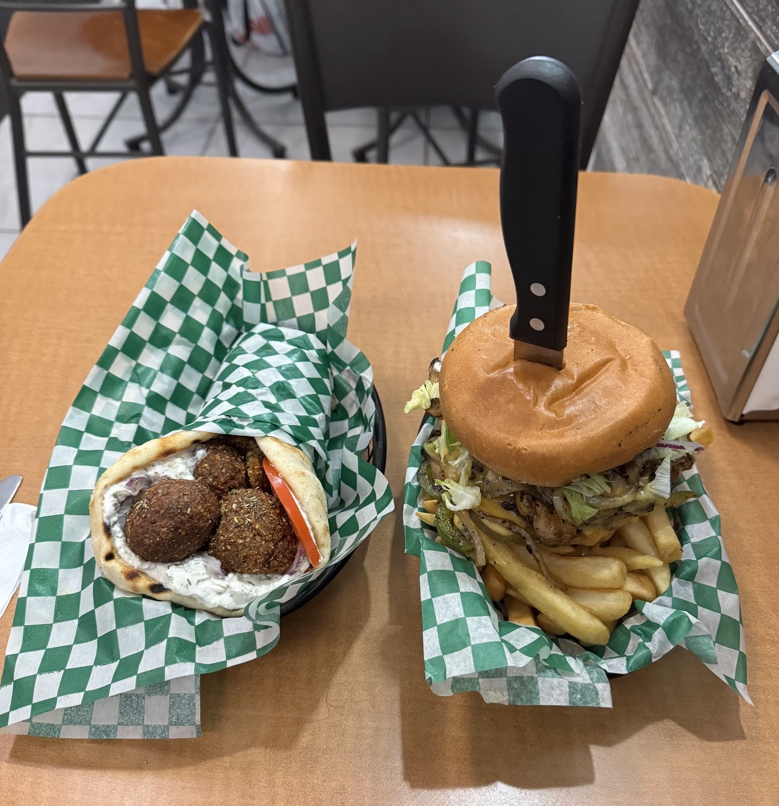 VEGANARIE - RESTO VÉGANE - VEGANERIE: food & drinks