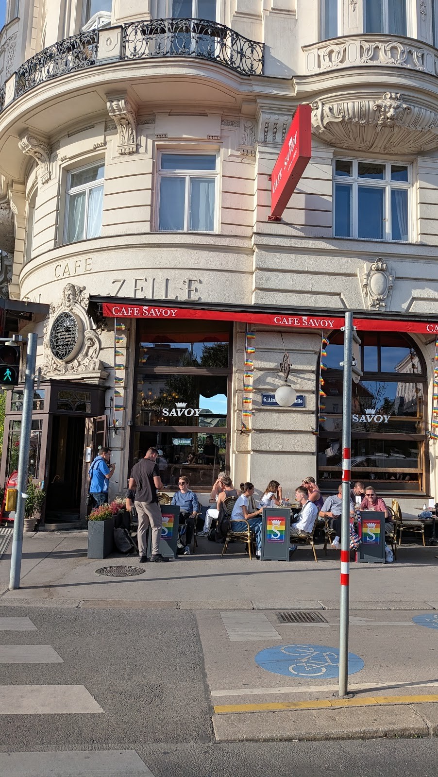 Café Savoy: the place