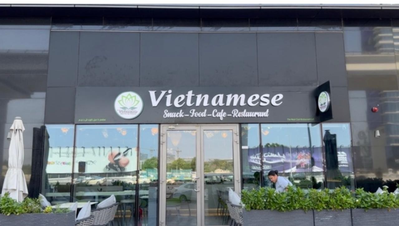 Vietnamese Snack Food Cafe Restaurant - The Greens: the place