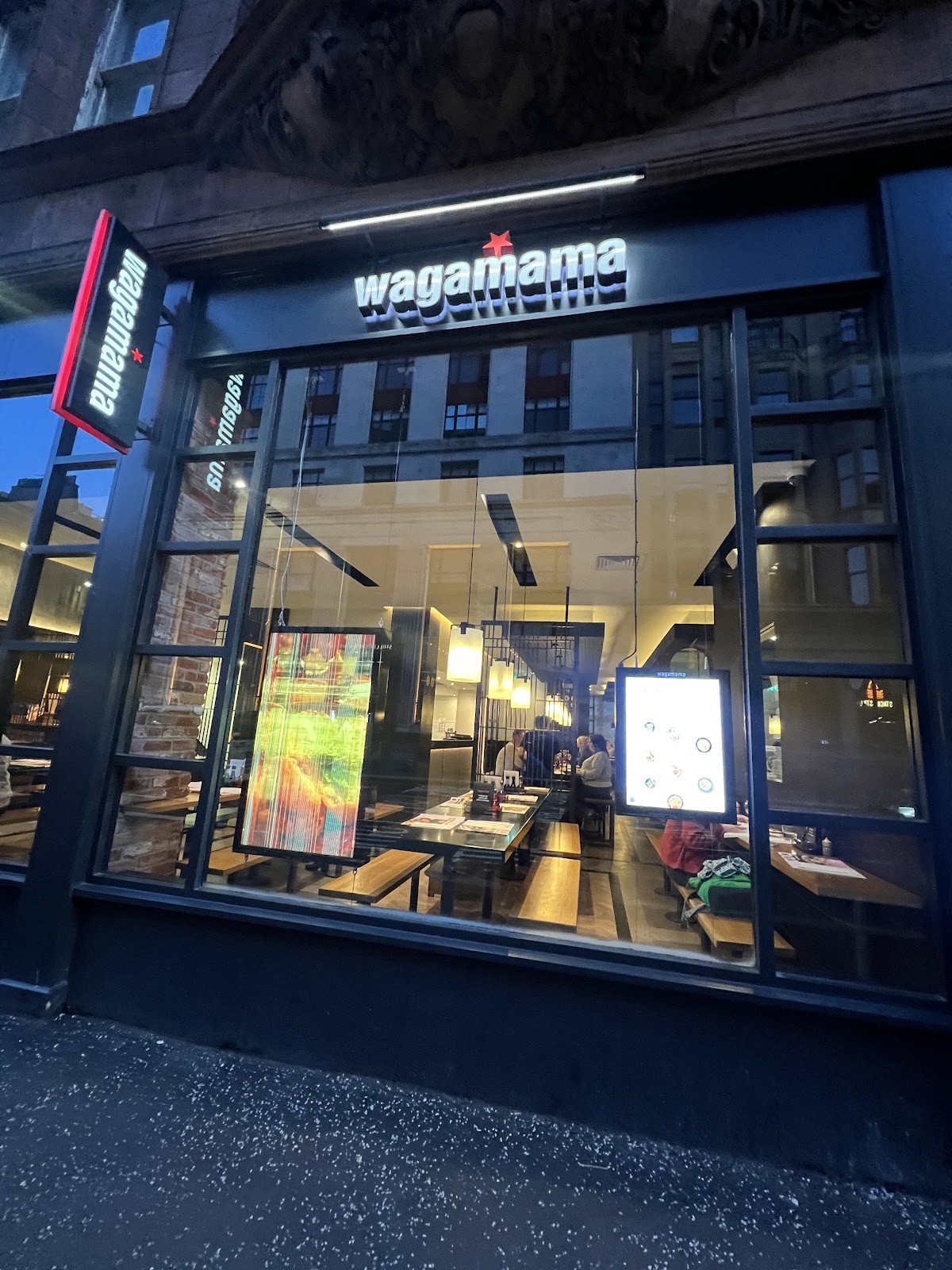 wagamama glasgow city centre: the place