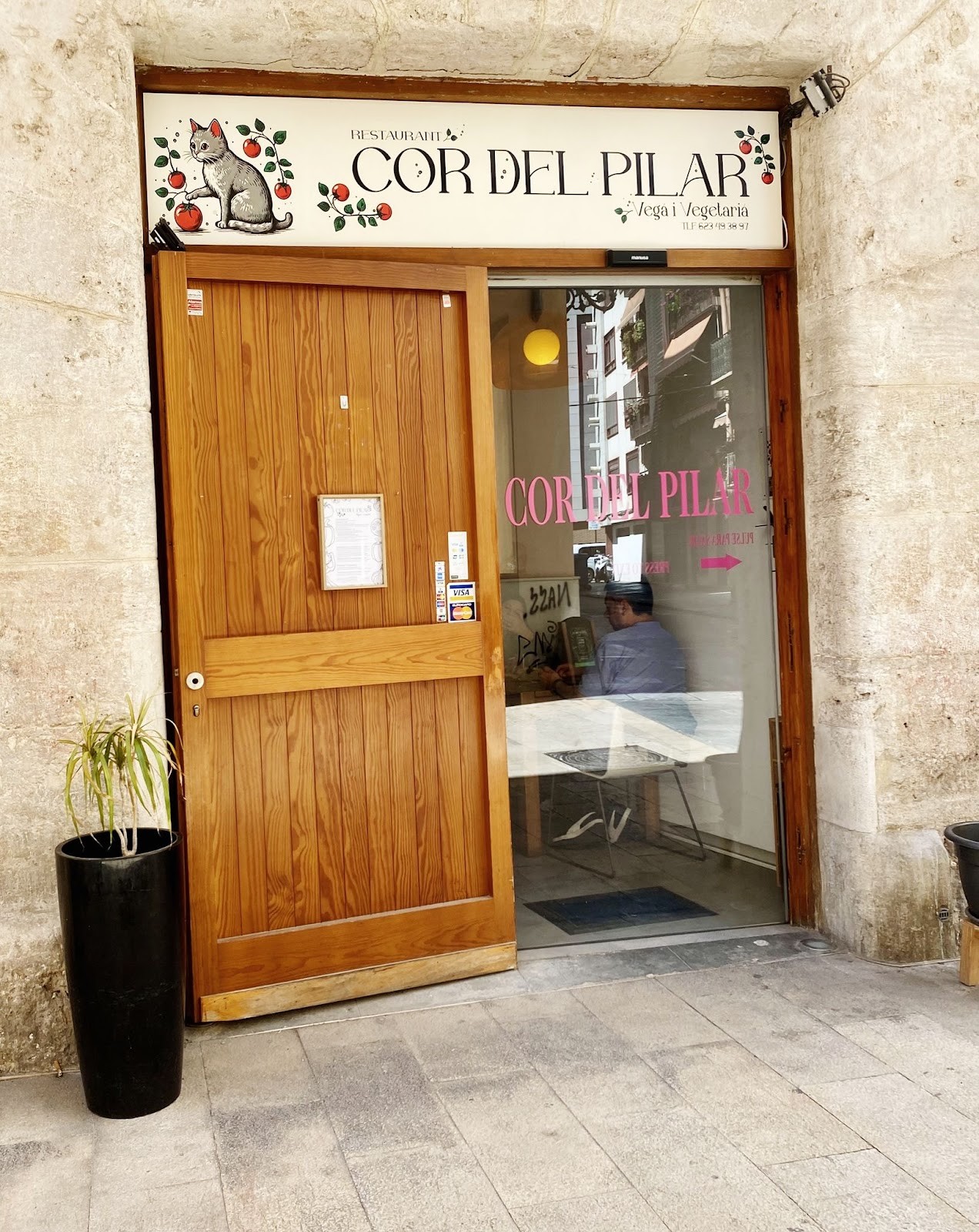 Restaurante Vegano Cor Del Pilar: the place