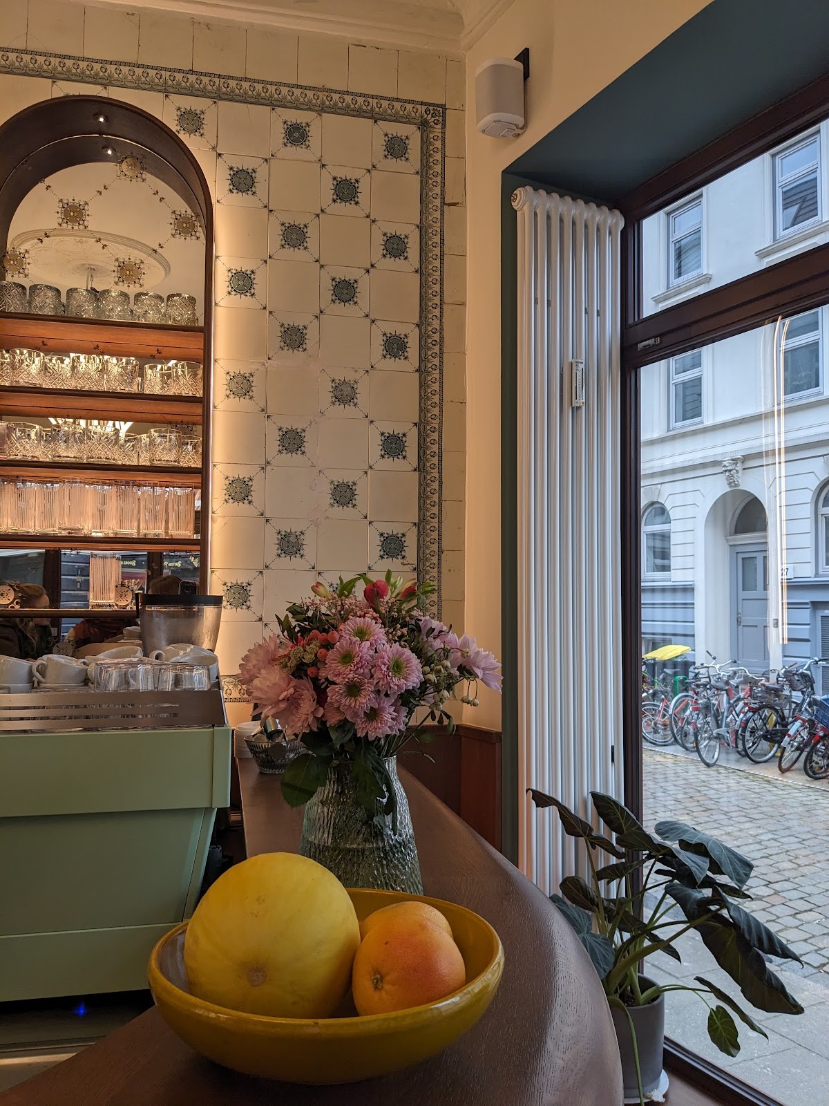 Bistro Ivy – vegetarisch, veganes Frühstück & Mittagessen: the place