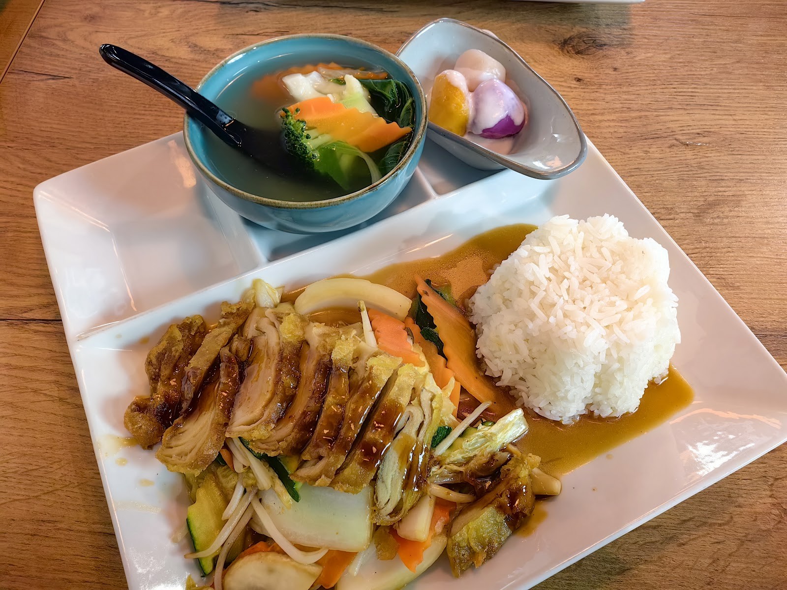 Vevi Restaurant: food & drinks