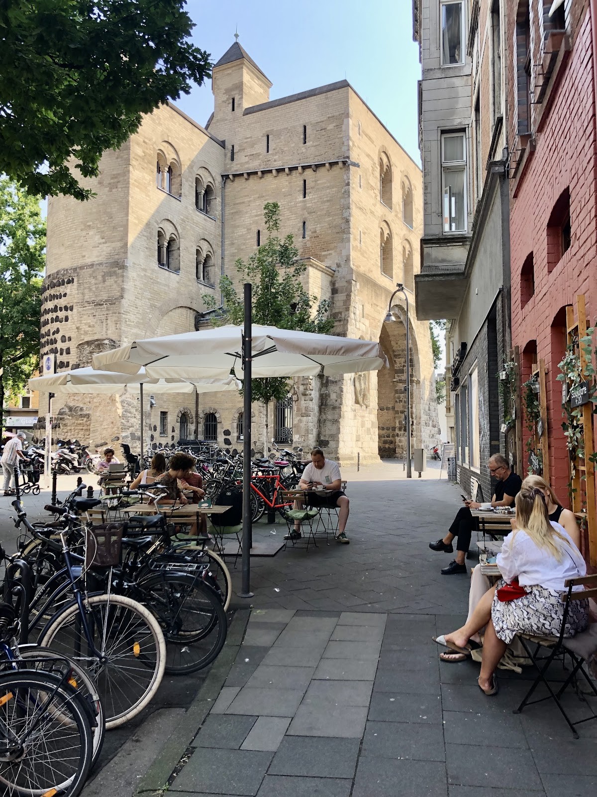 Jlöcklich Barista Café: the place
