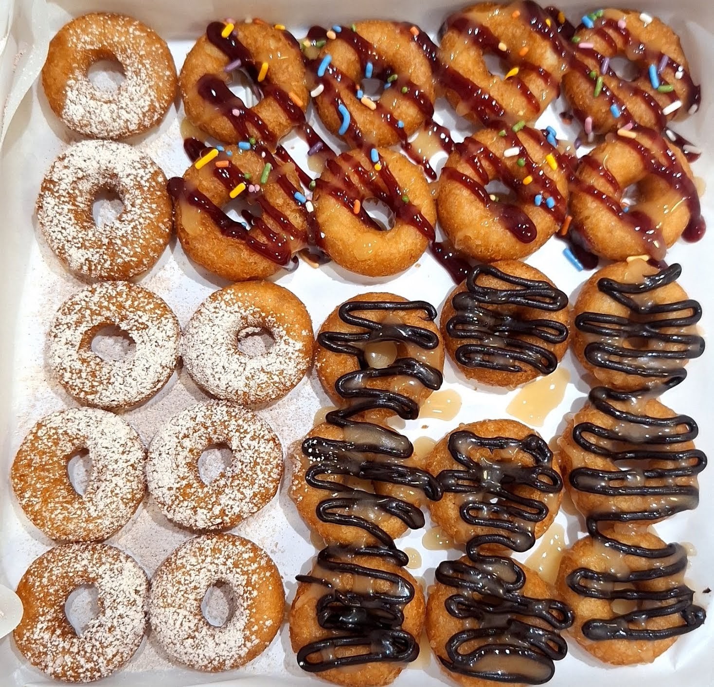 Chani's Donuts: food & drinks