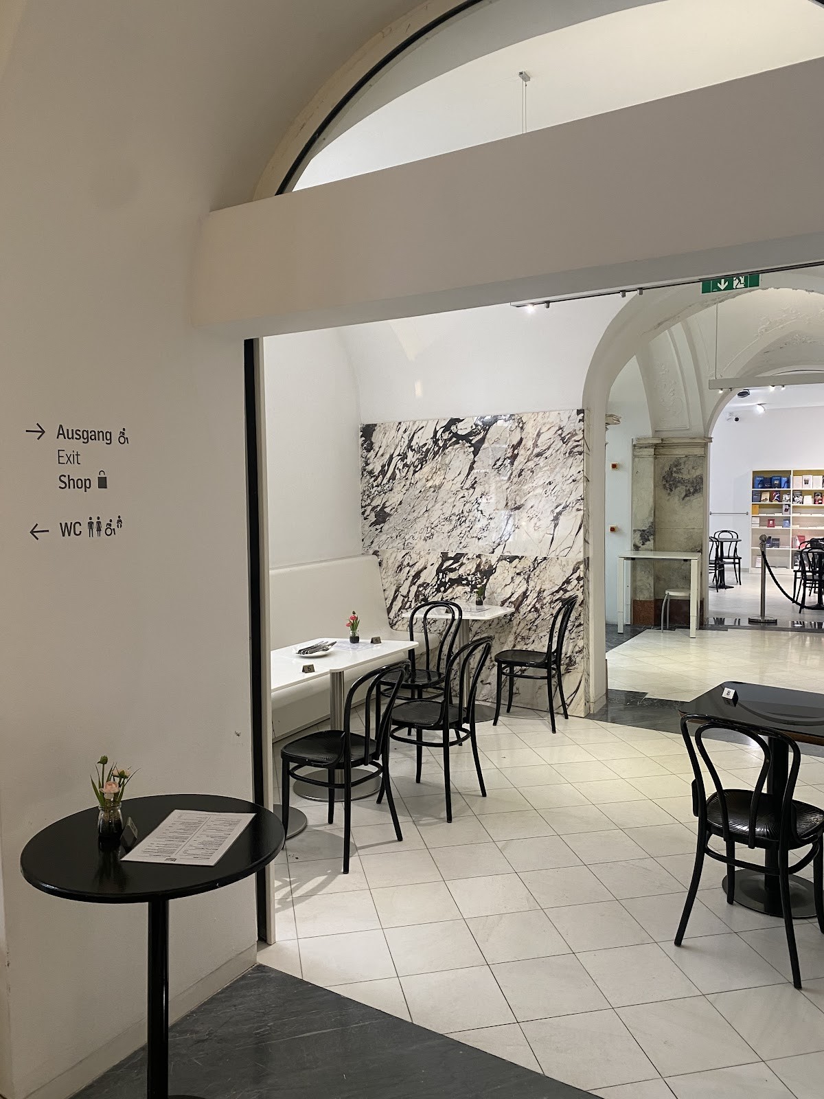Taïm Streetfood Cafe: the place