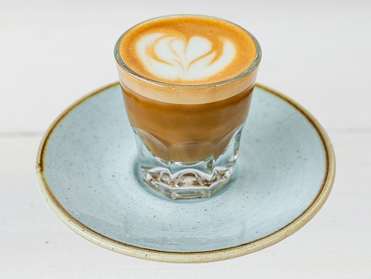 Fresh Kitchen + Juice Bar: food & drinks
