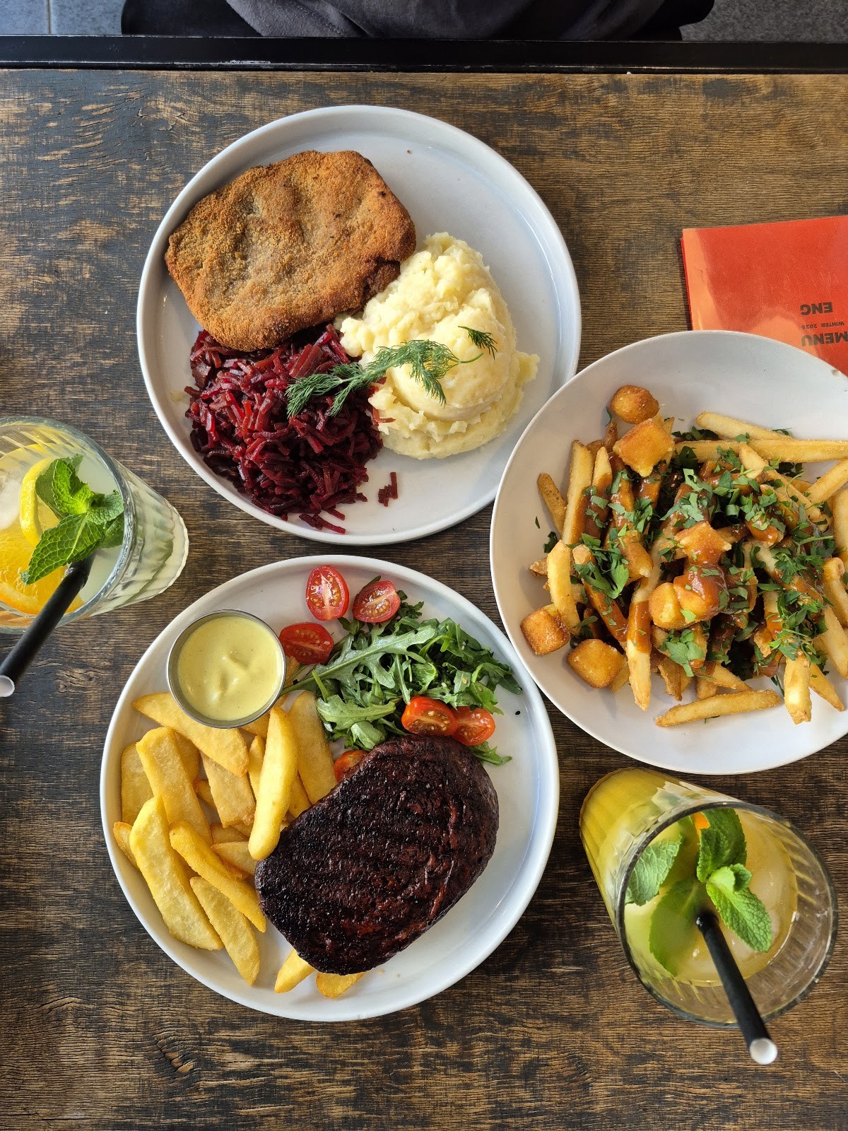 Lokal Vegan Bistro: food & drinks