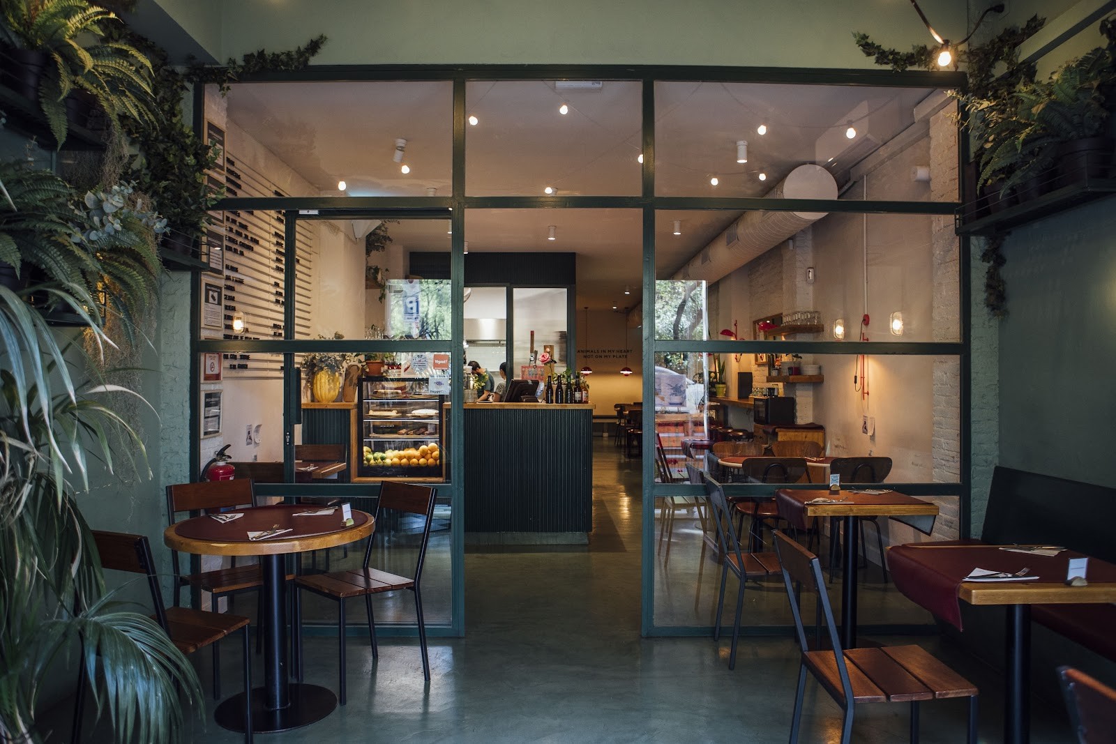 Green&Burger Barcelona - Burger & Healthy Restaurant Near Sagrada Familia: the place