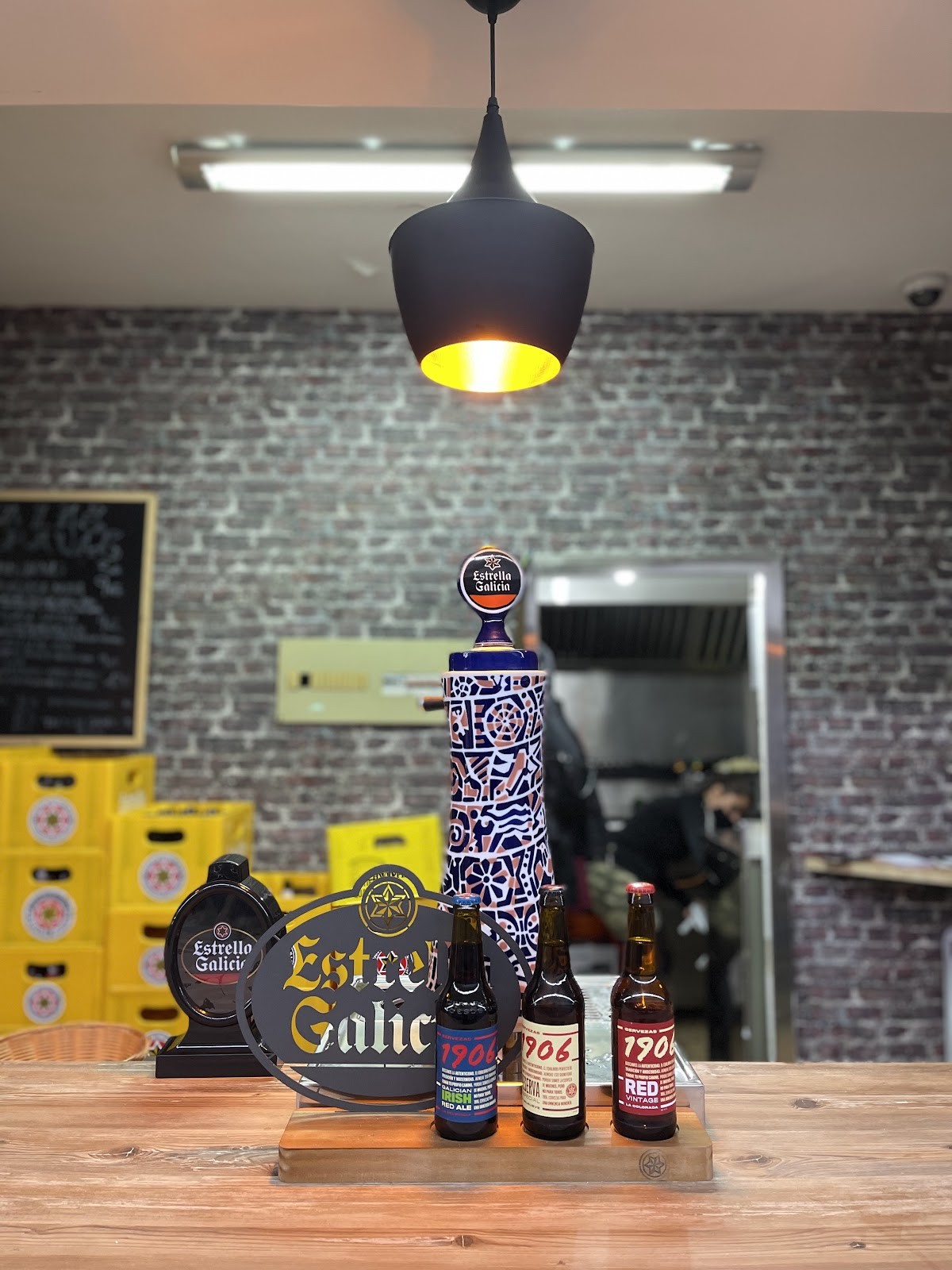 A las Bravas - Burger Bar Vallecas: the place