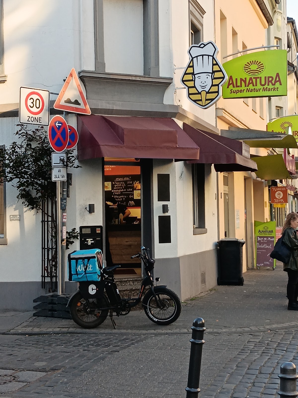 Kuschari König: the place