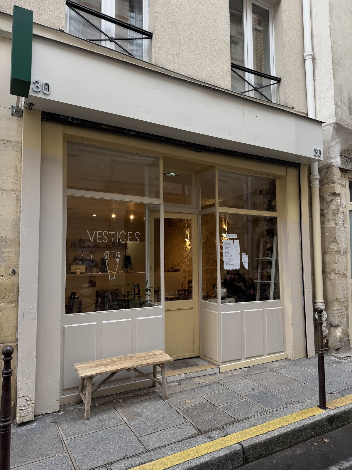 Vestiges café: the place