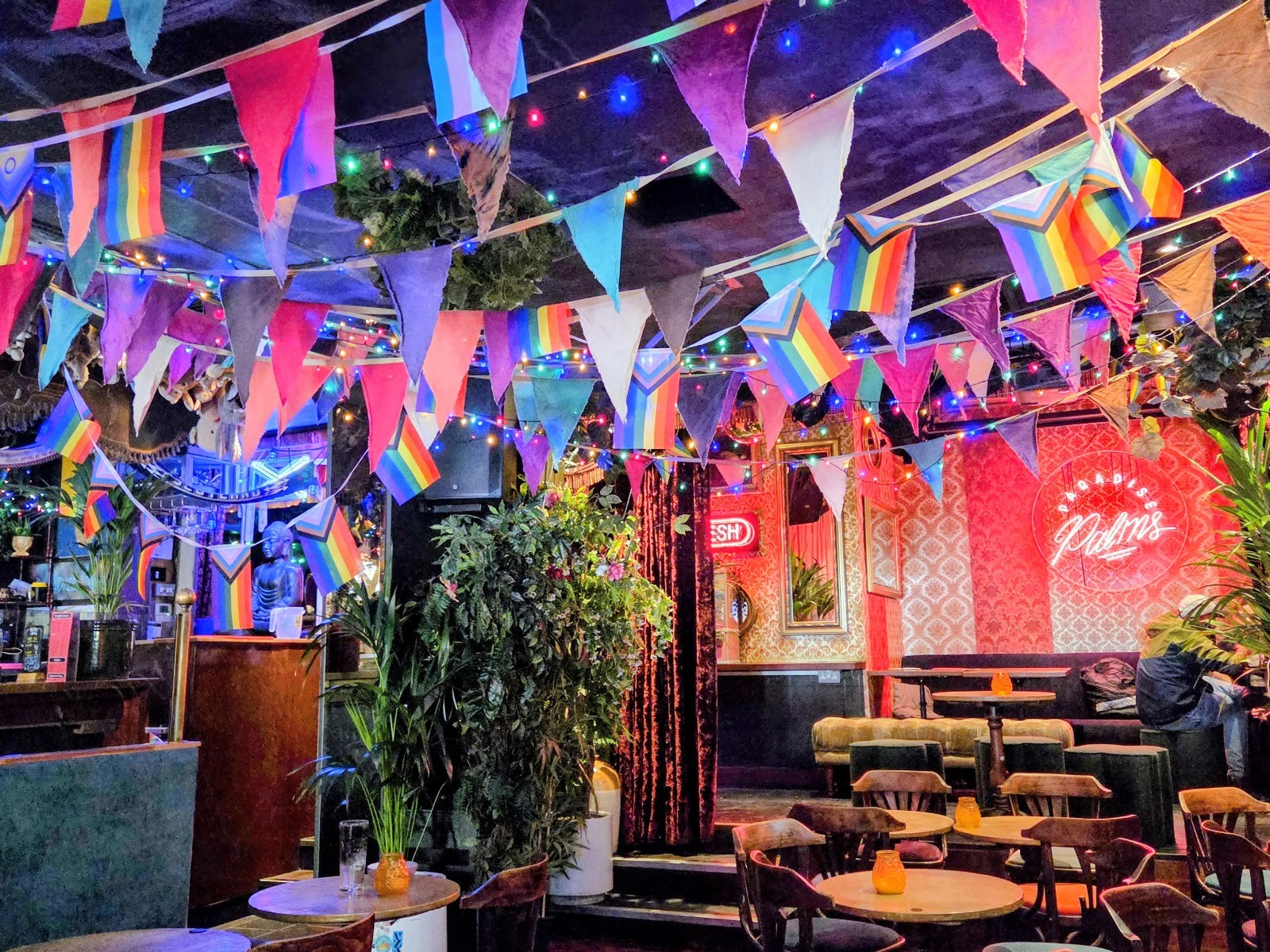 Paradise Palms: the place