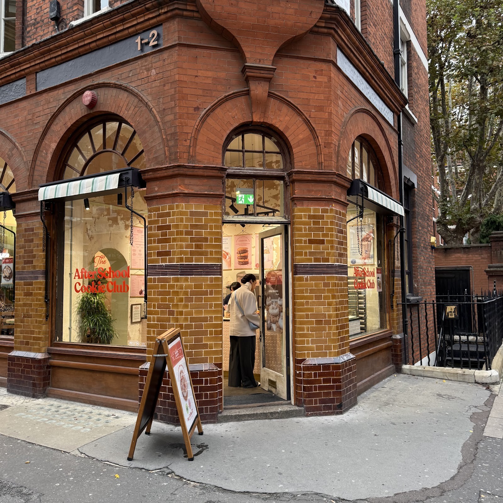 The After School Cookie Club - Mayfair: the place