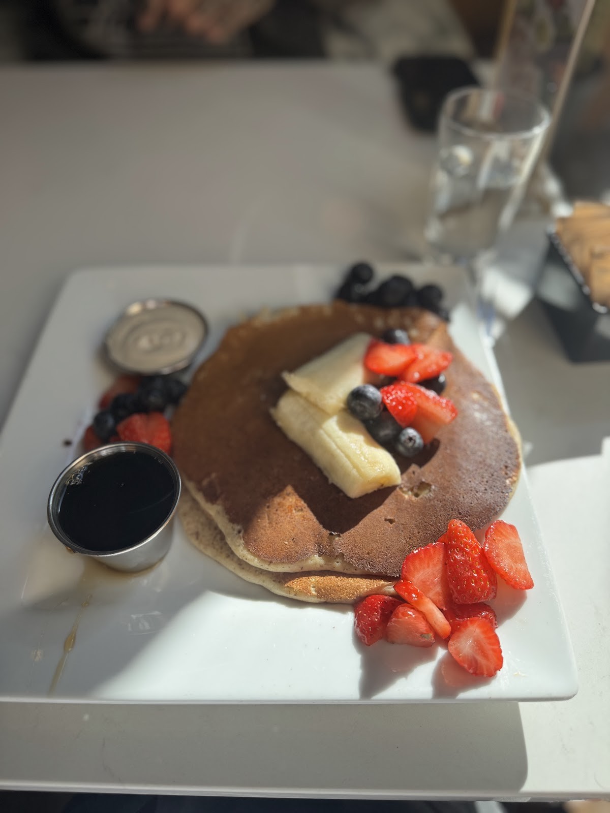 Aux Vivres Westmount: food & drinks