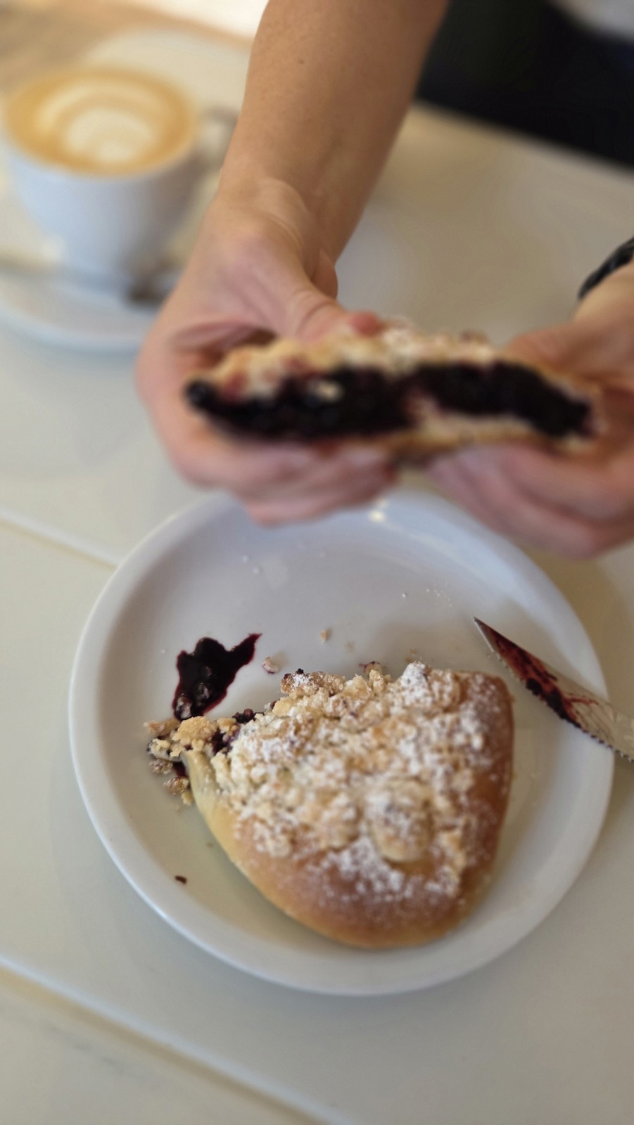 Damka cafe & bakery: food & drinks