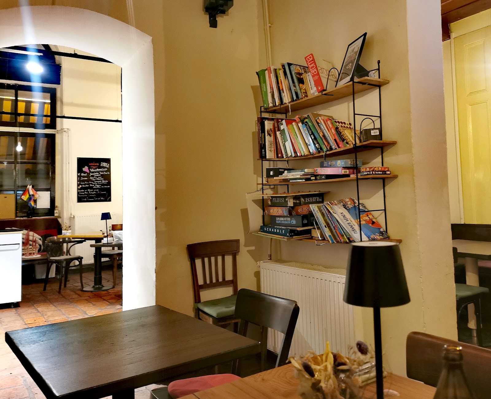 Tisch: the place